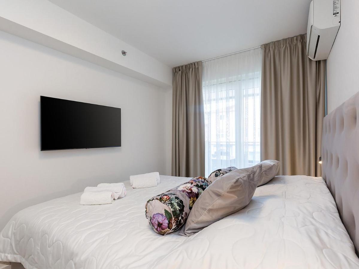 Residence Nar Porec Bagian luar foto