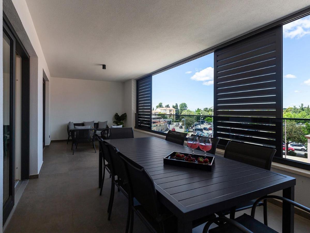Residence Nar Porec Bagian luar foto