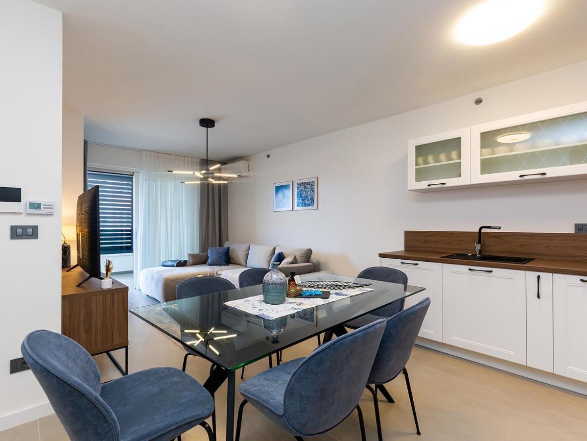 Residence Nar Porec Bagian luar foto