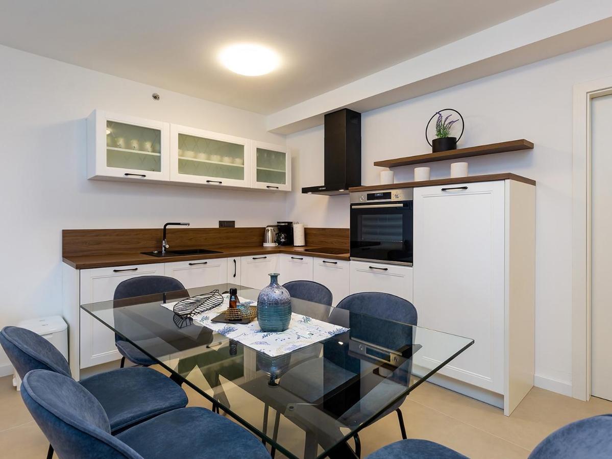Residence Nar Porec Bagian luar foto