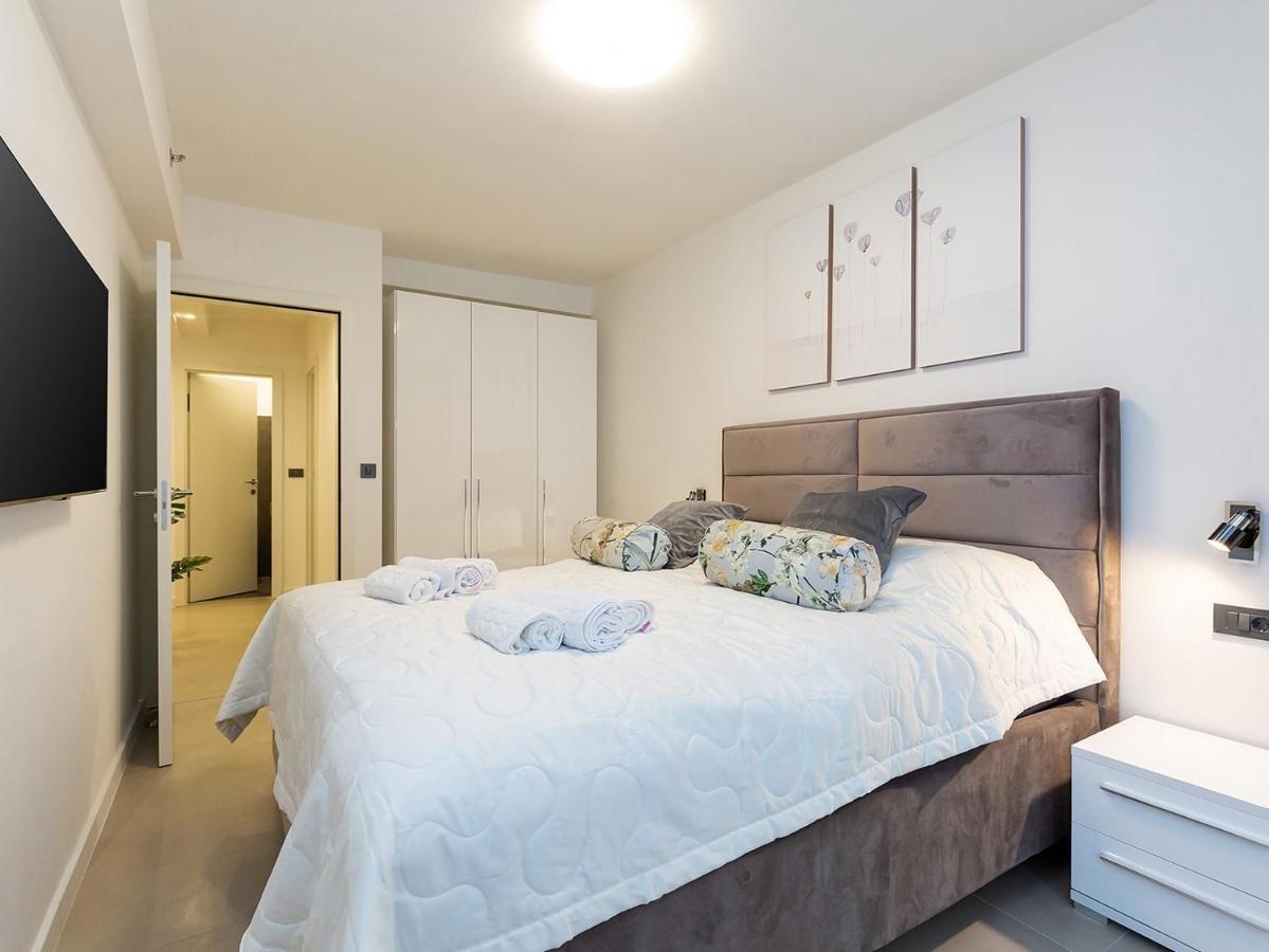 Residence Nar Porec Bagian luar foto