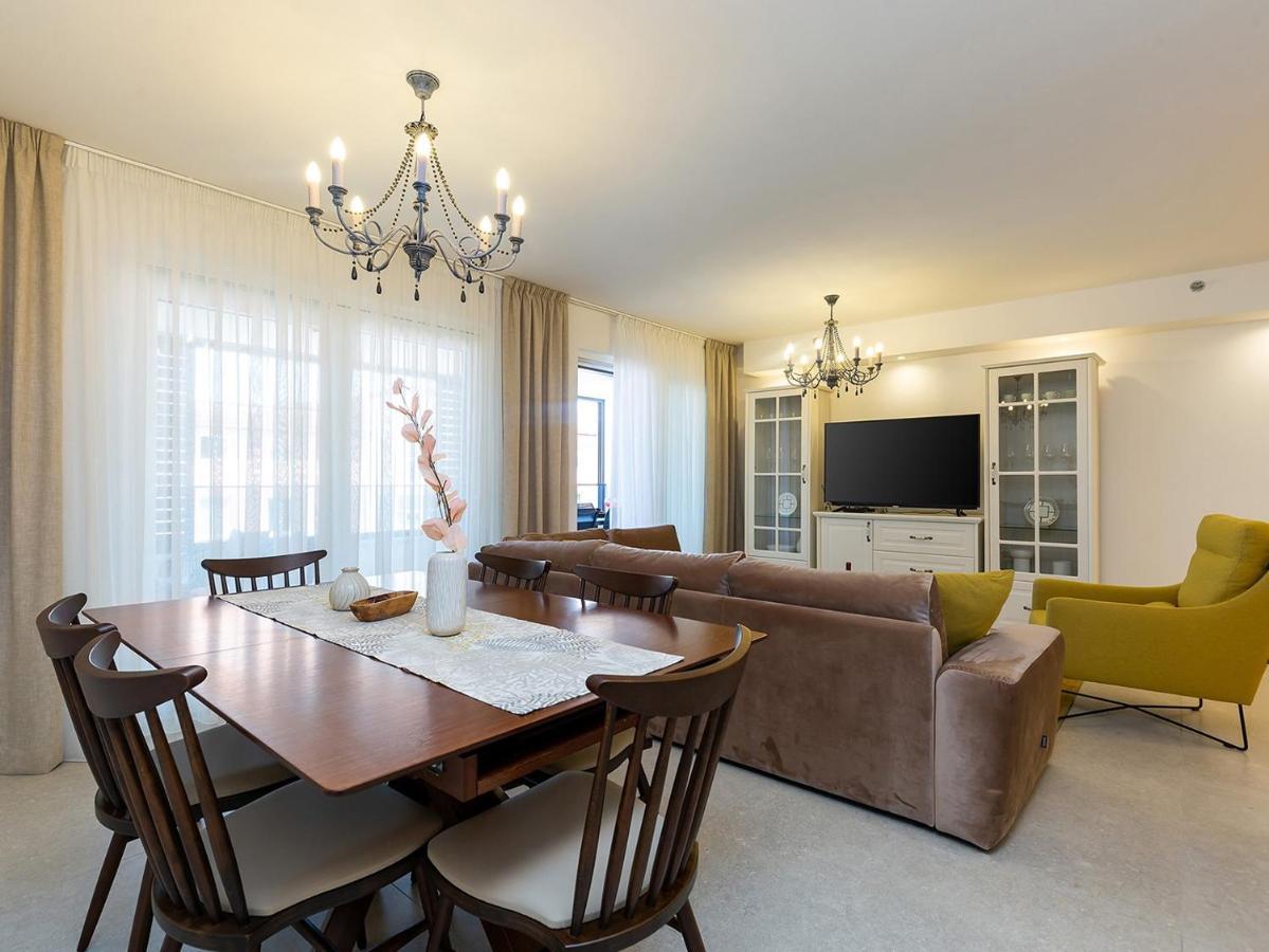 Residence Nar Porec Bagian luar foto