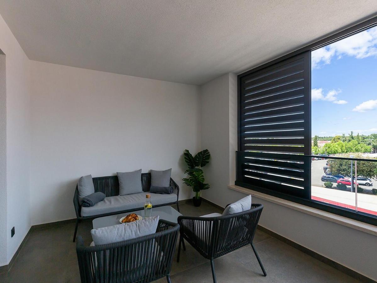 Residence Nar Porec Bagian luar foto